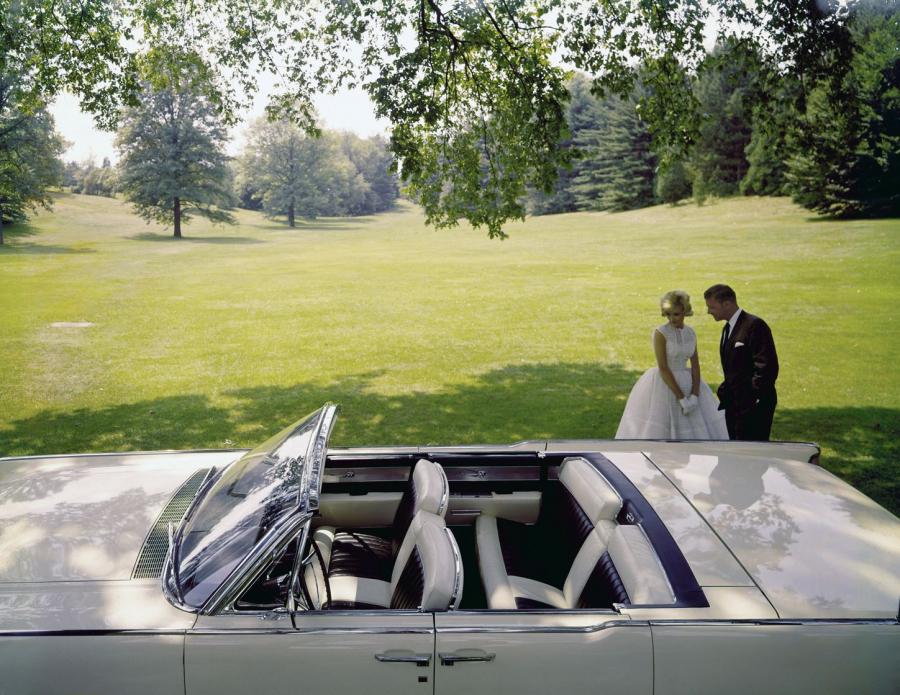  Lincoln Continental Convertible (74A) 1961 года  (фото 18 из 30)